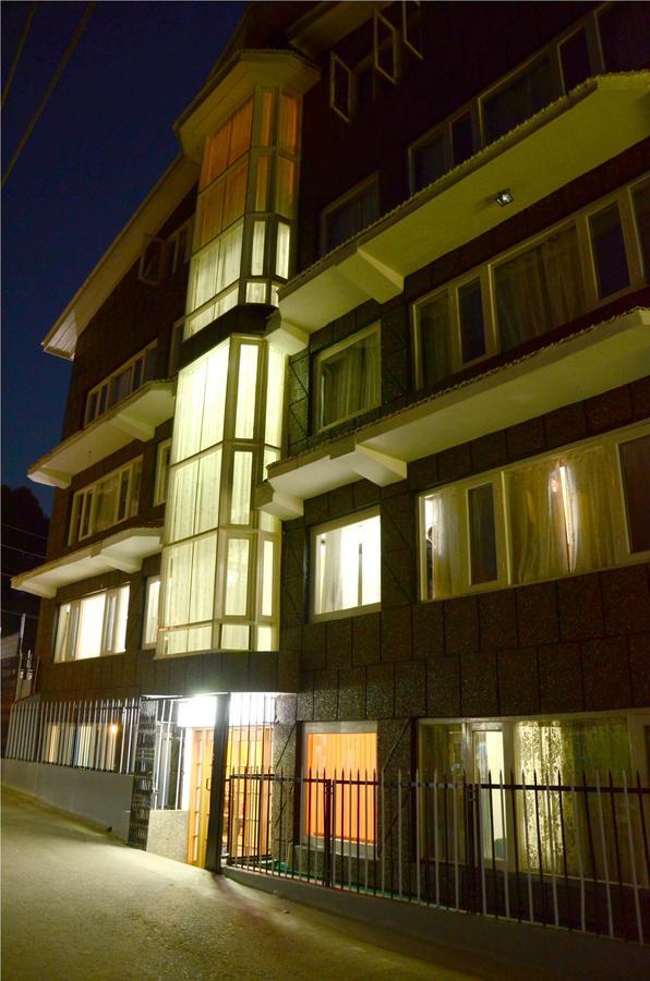 Hotel Pacific Srīnagar Exterior foto